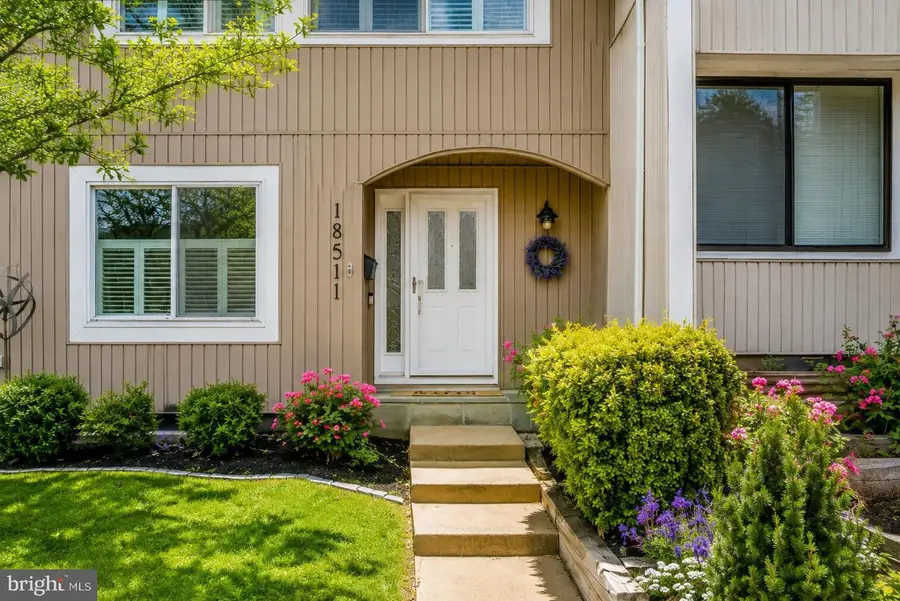 18511 Eagles Roost Dr, Germantown, MD 20874 - #2