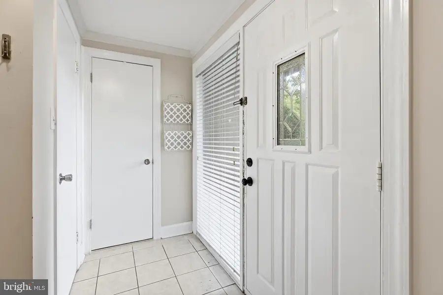 19538 Burlingame, Montgomery Village, MD 20886 - #2