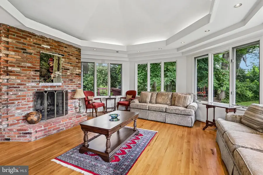 8901 Charred Oak Dr, Bethesda, MD 20817 - #2