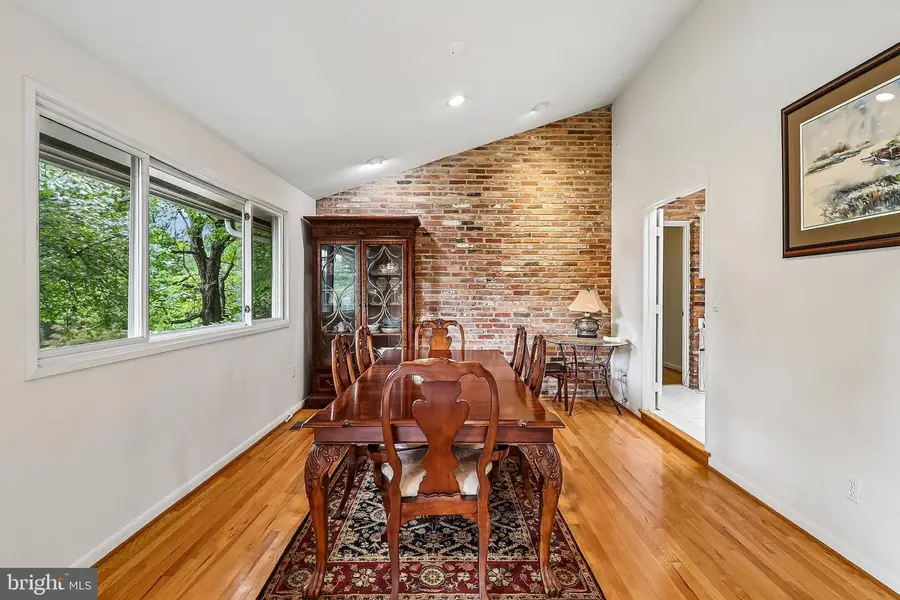 8901 Charred Oak Dr, Bethesda, MD 20817 - #3