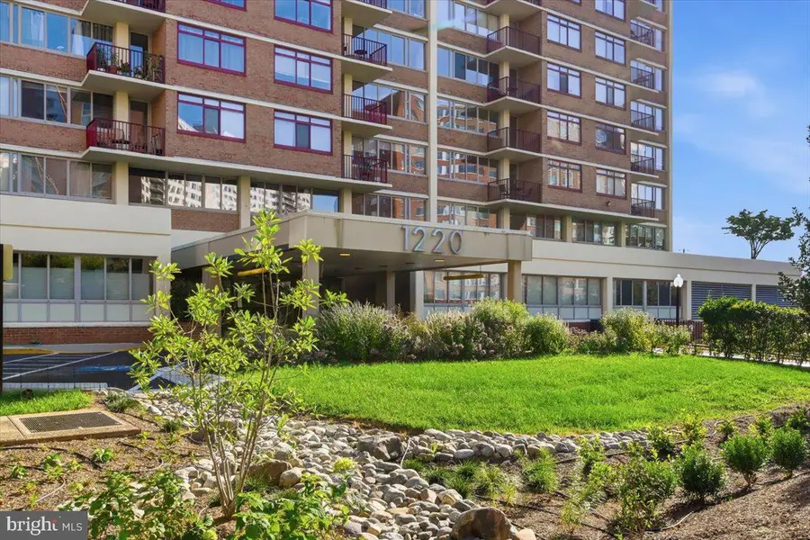 1220 Blair Mill Rd #1008, Silver Spring, MD 20910 - #3