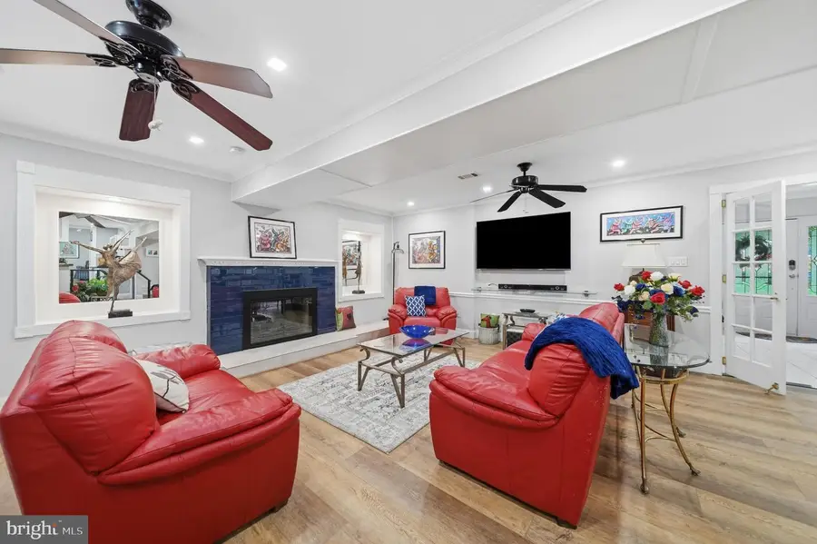 9912 Harrogate Rd, Bethesda, MD 20817 - #3