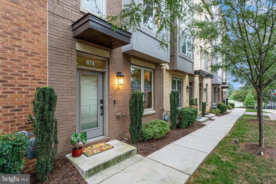 874 Thompson Cres #40, Rockville, MD 20852 - #2