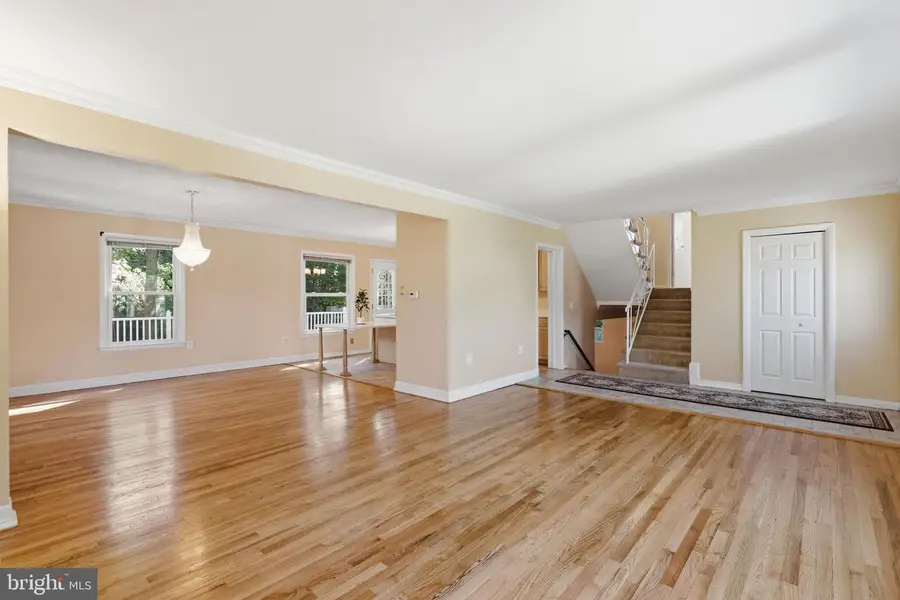 9905 Marquette Dr, Bethesda, MD 20817 - #3