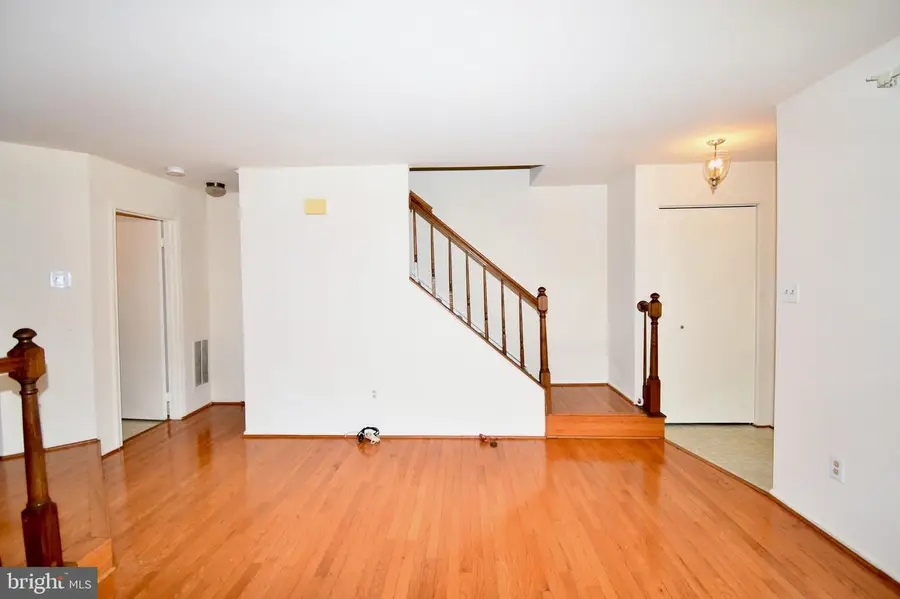12100 Flag Harbor Dr, Germantown, MD 20874 - #2