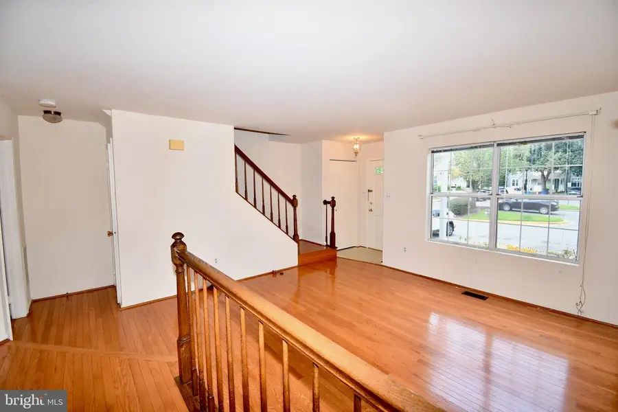12100 Flag Harbor Dr, Germantown, MD 20874 - #3