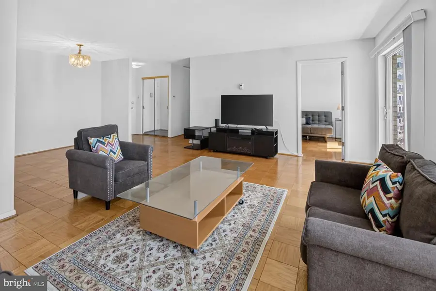1121 University Blvd W #1013-b, Silver Spring, MD 20902 - #2