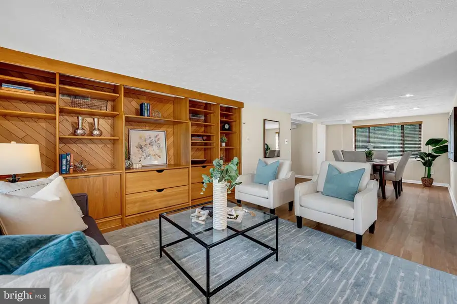 327 S Horners Ln, Rockville, MD 20850 - #3