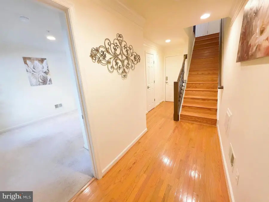 513 Casey Ln, Rockville, MD 20850 - #2
