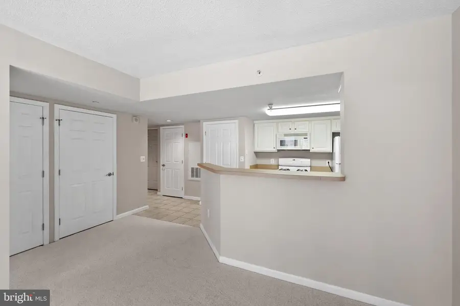 11710 Old Georgetown Rd #722, North Bethesda, MD 20852 - #2