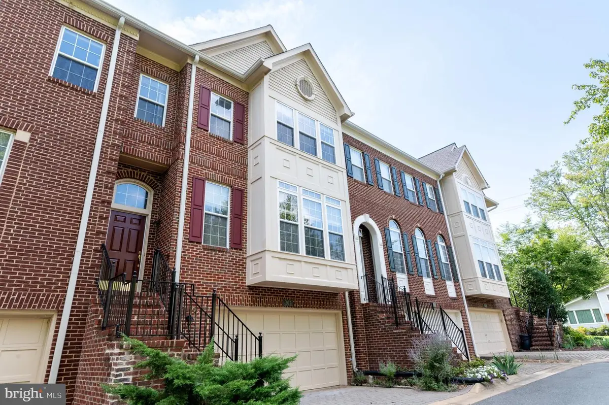 207 Halpine Walk Ct, Rockville, MD 20851 - #1