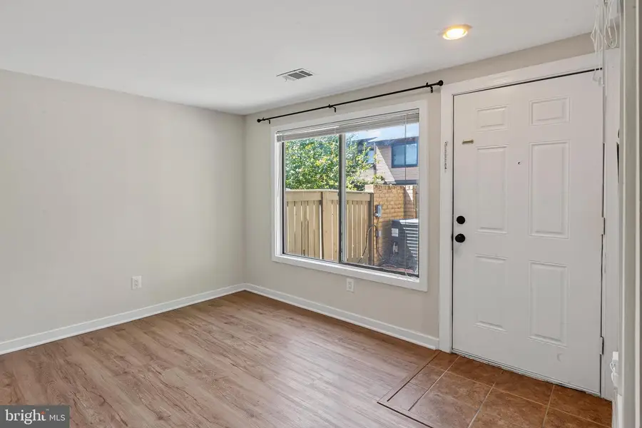 7 Copps Hill Ct, Montgomery Village, MD 20886 - #2