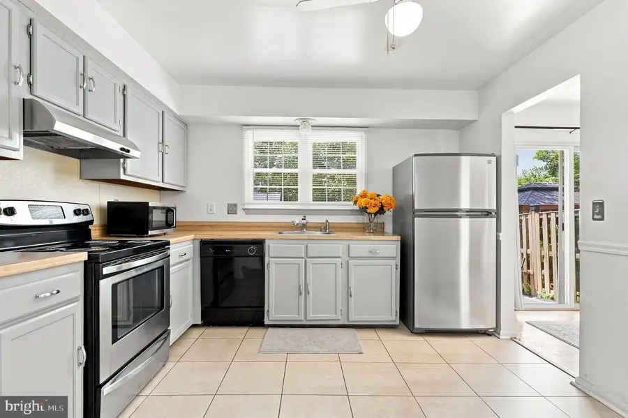 3805 Stepping Stone Ln, Burtonsville, MD 20866 - #3