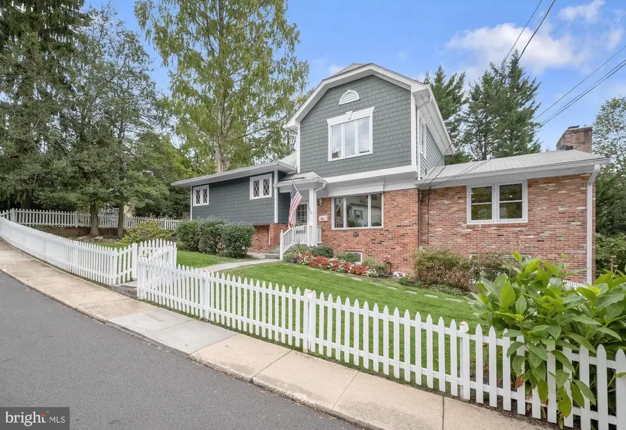 39 Wellesley Cir, Glen Echo, MD 20812 - #2