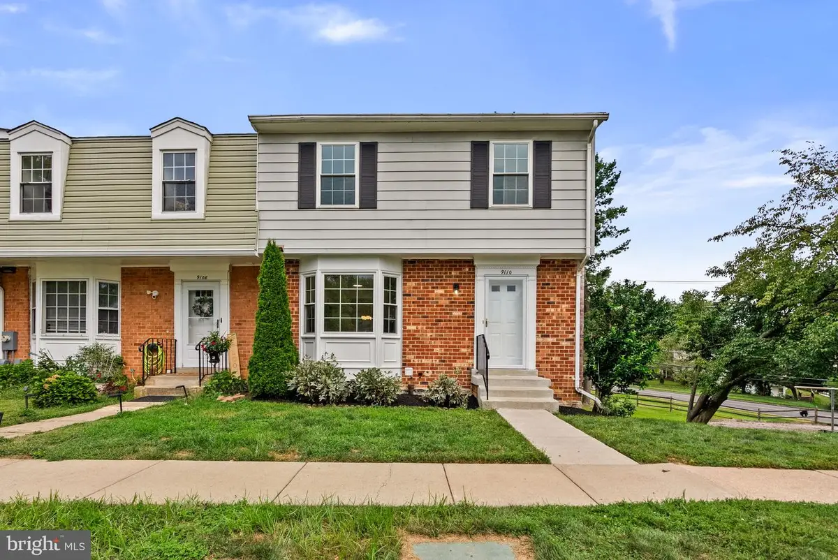 9110 Bobwhite Cir, Gaithersburg, MD 20879 - #1