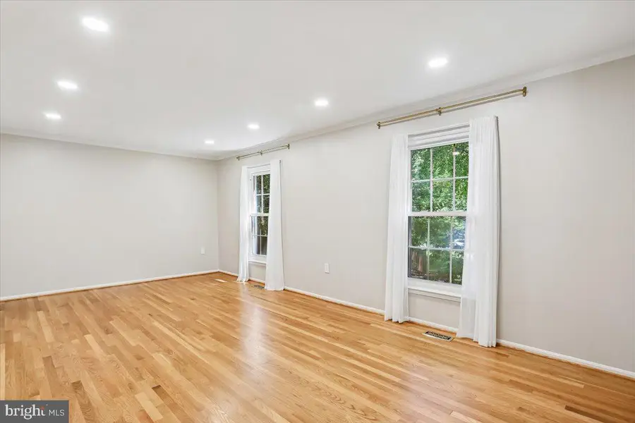 1038 Carnation Dr, Rockville, MD 20850 - #3
