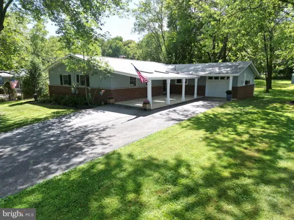 19708 Meredith Dr, ROCKVILLE, MD 20855