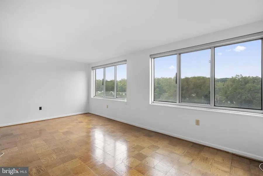 10201 Grosvenor Pl #1008, Rockville, MD 20852 - #3