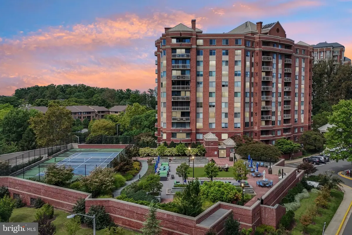 5802 Nicholson Ln #2-201, Rockville, MD 20852 - #1