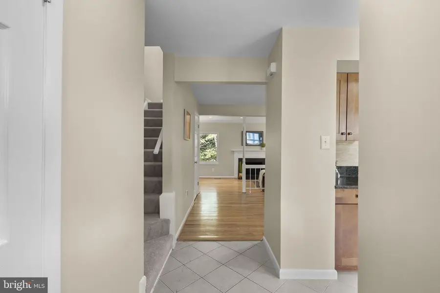 11523 Summer Oak Dr, Germantown, MD 20874 - #2