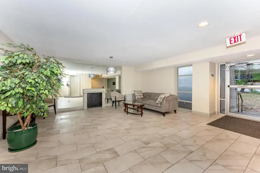 10300 Westlake Dr #303, Bethesda, MD 20817 - #3