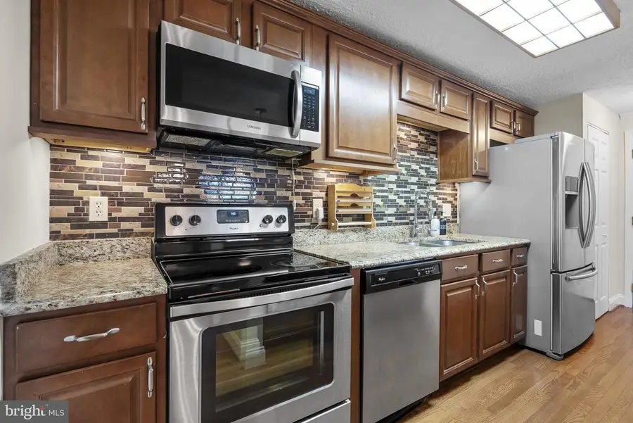 19633 Gunners Branch Rd #j, Germantown, MD 20876 - #2