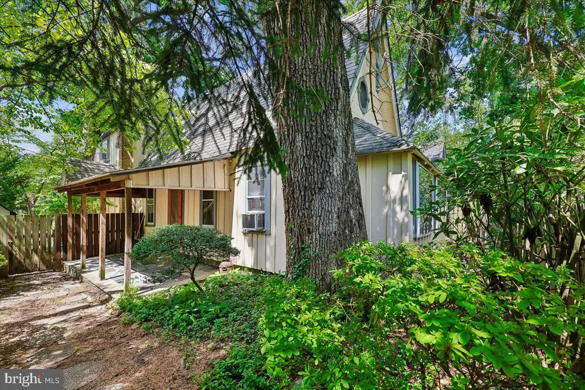 408 4th Ave, Washington Grove, MD 20880 - #1