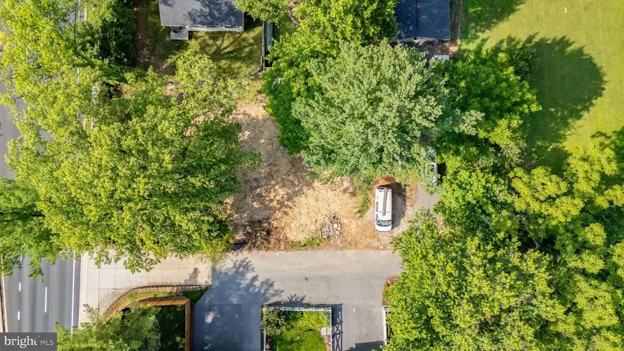 907 Maple Ave, Rockville, MD 20851 - #2
