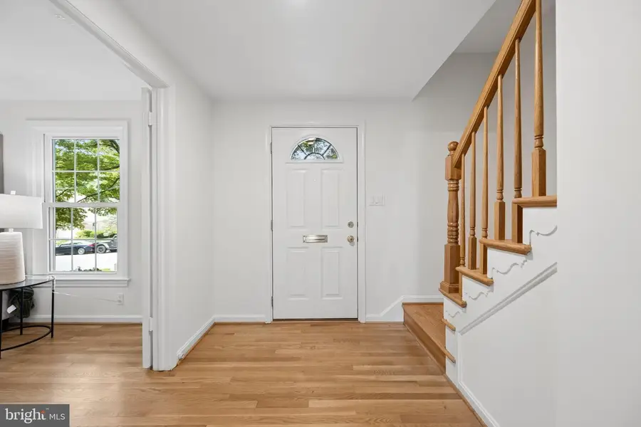 1104 Fallsmead Way, Potomac, MD 20854 - #2
