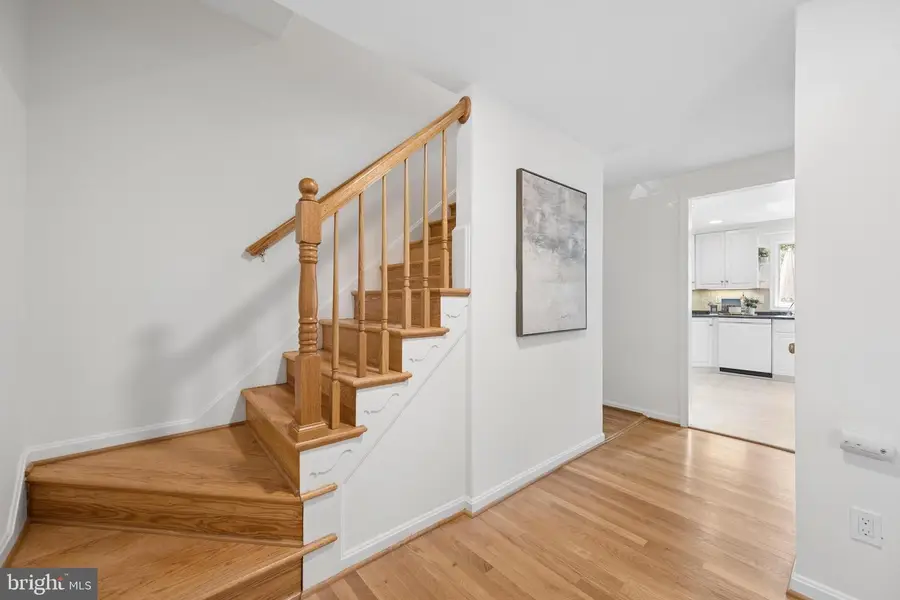 1104 Fallsmead Way, Potomac, MD 20854 - #3