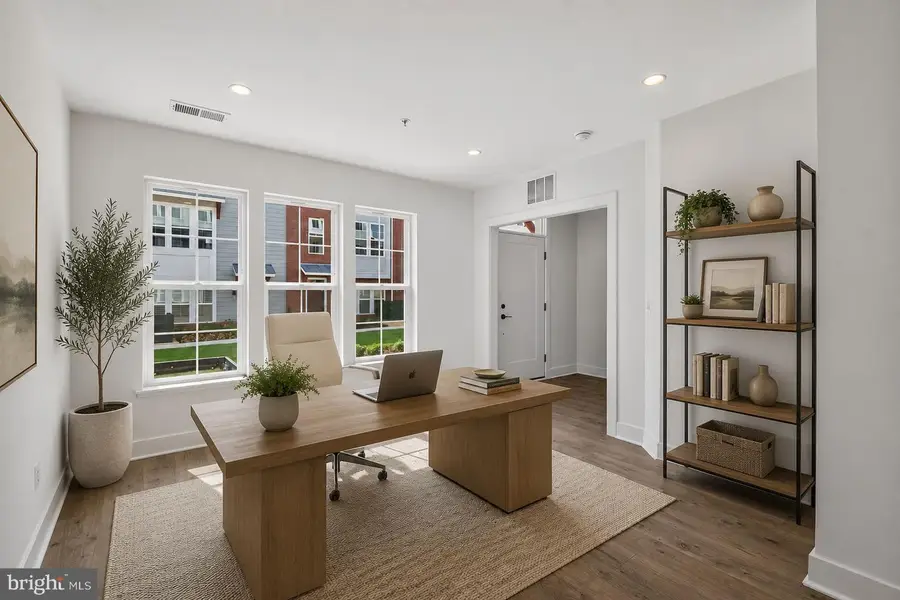 2521 Farmstead Dr #212 Clarke, Rockville, MD 20850 - #2