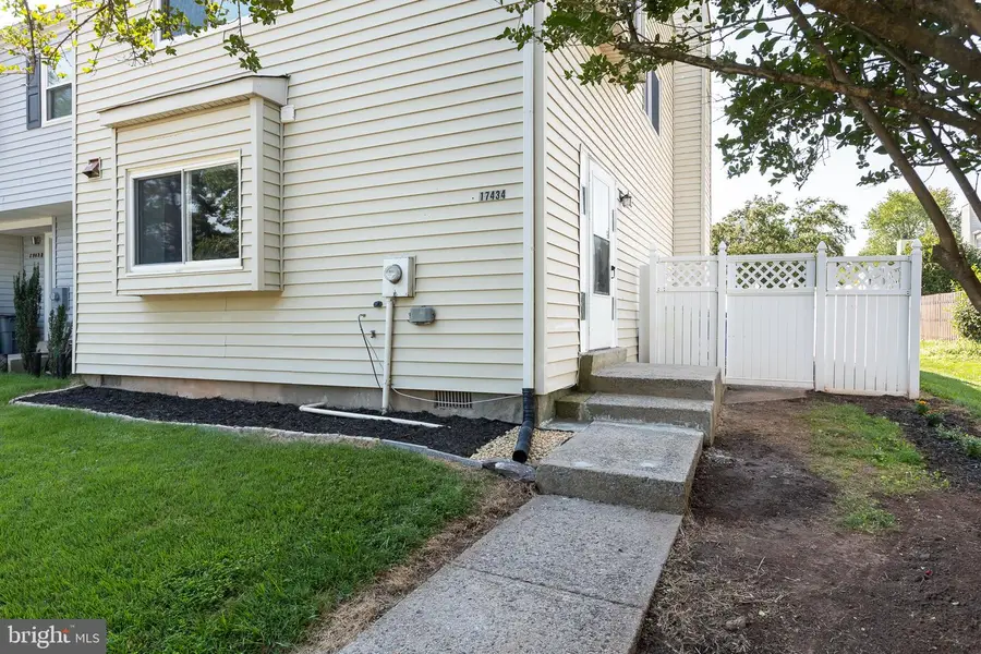 17434 Hughes Rd, Poolesville, MD 20837 - #2