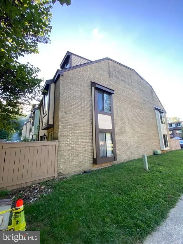 9917 Forest View Pl, Gaithersburg, MD 20886 - #1