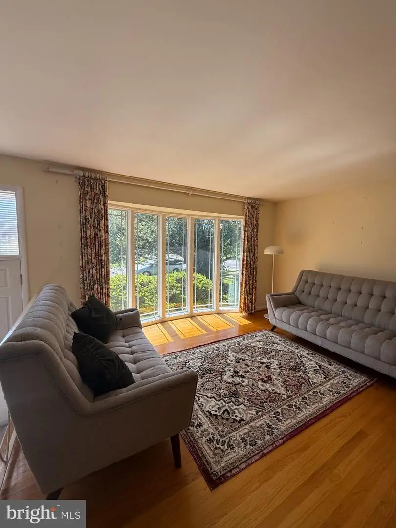 5815 Folkstone Rd, Bethesda, MD 20817 - #2