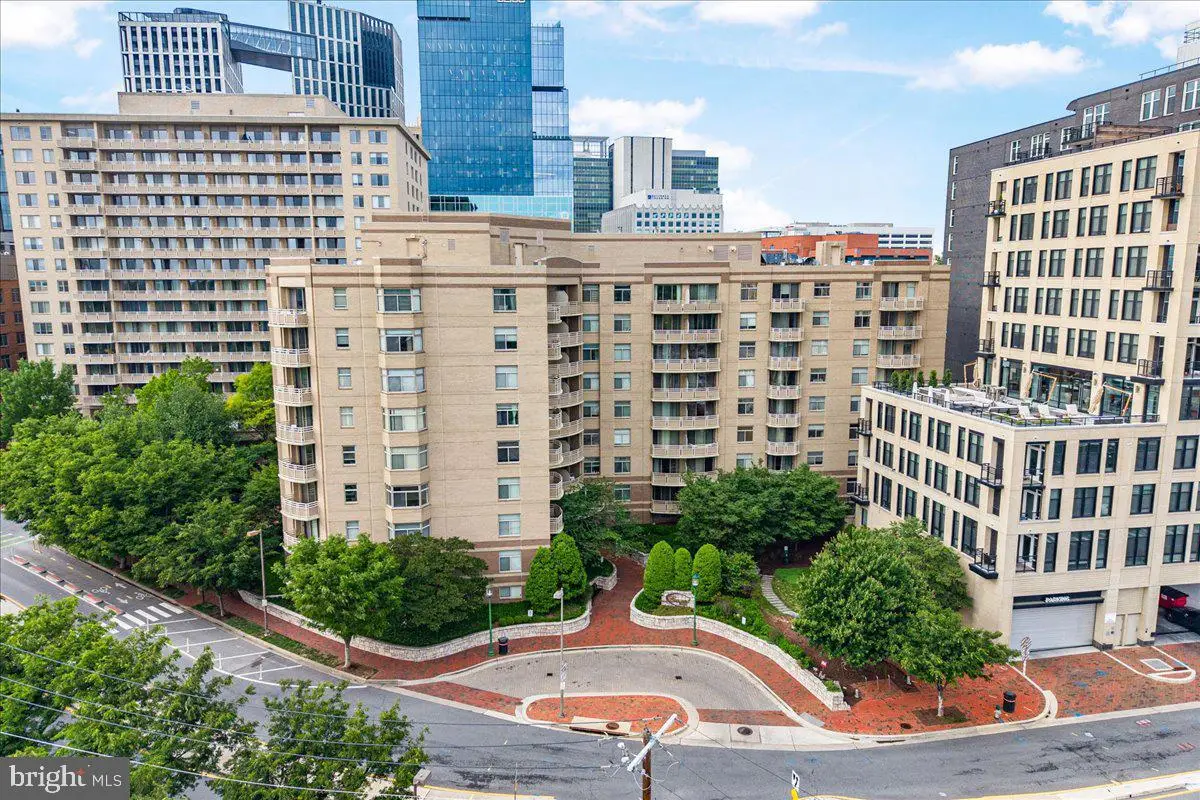 7111 Woodmont Ave #308, Bethesda, MD 20815 - #1