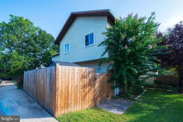 52 State Ct #101, GAITHERSBURG, MD 20877