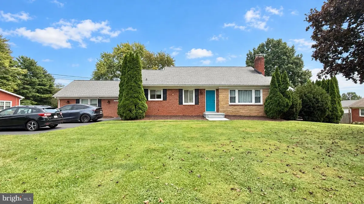 25223 Oak Dr, Damascus, MD 20872 - #1