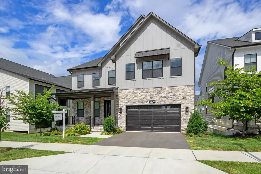 6829 Penngrove Ln, Bethesda, MD 20817 - #2