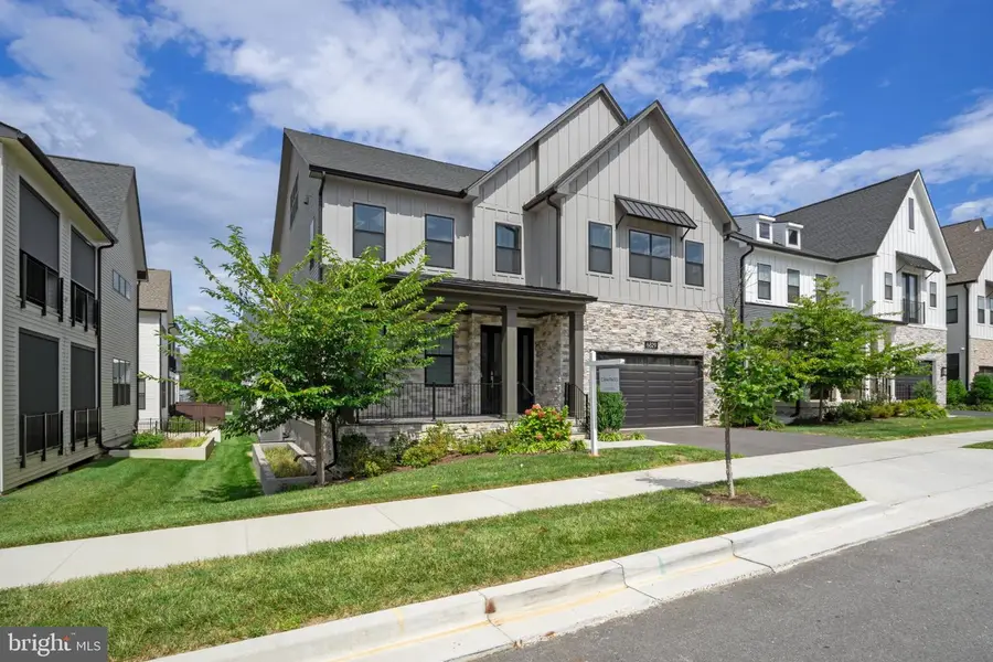 6829 Penngrove Ln, Bethesda, MD 20817 - #3