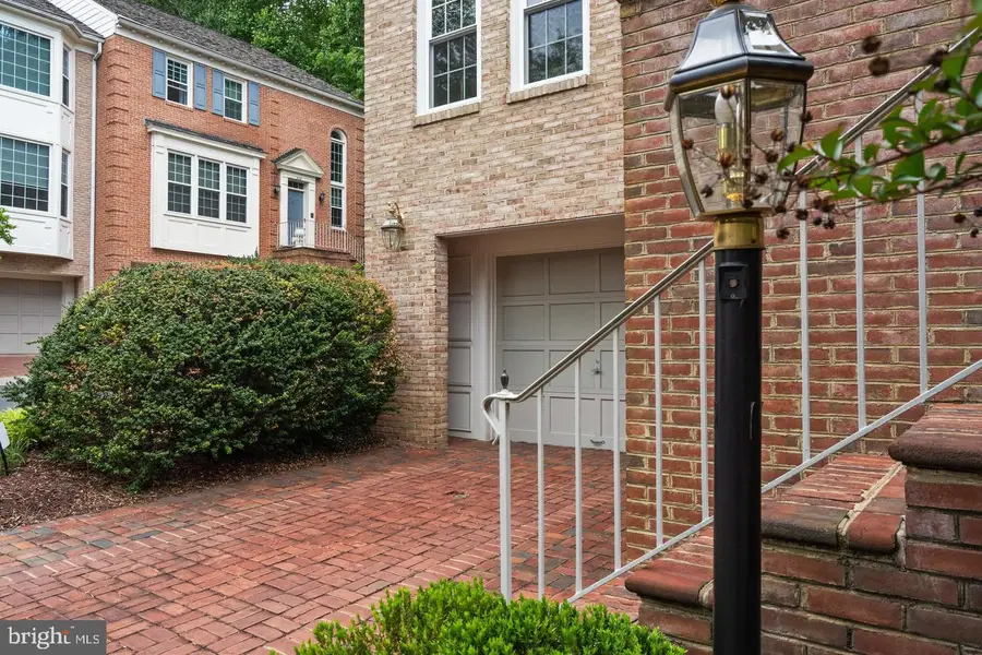 8015 Quarry Ridge Way, Bethesda, MD 20817 - #2