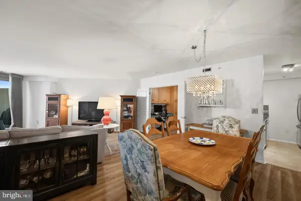 7111 Woodmont Ave #709, BETHESDA, MD 20815