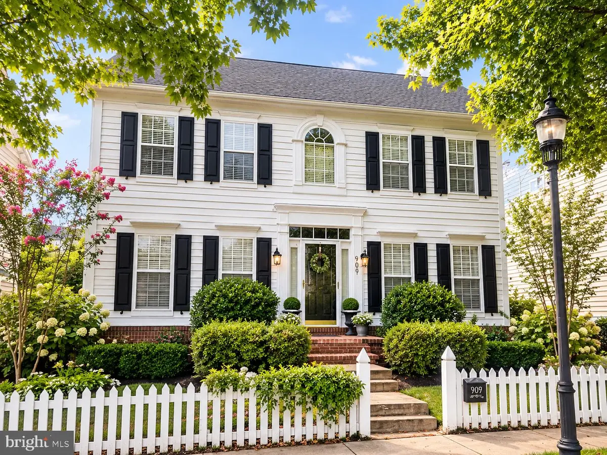 909 Gentlewood St, Gaithersburg, MD 20878 - #1