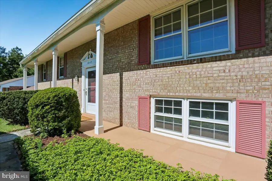 7213 Panorama Dr, Rockville, MD 20855 - #3