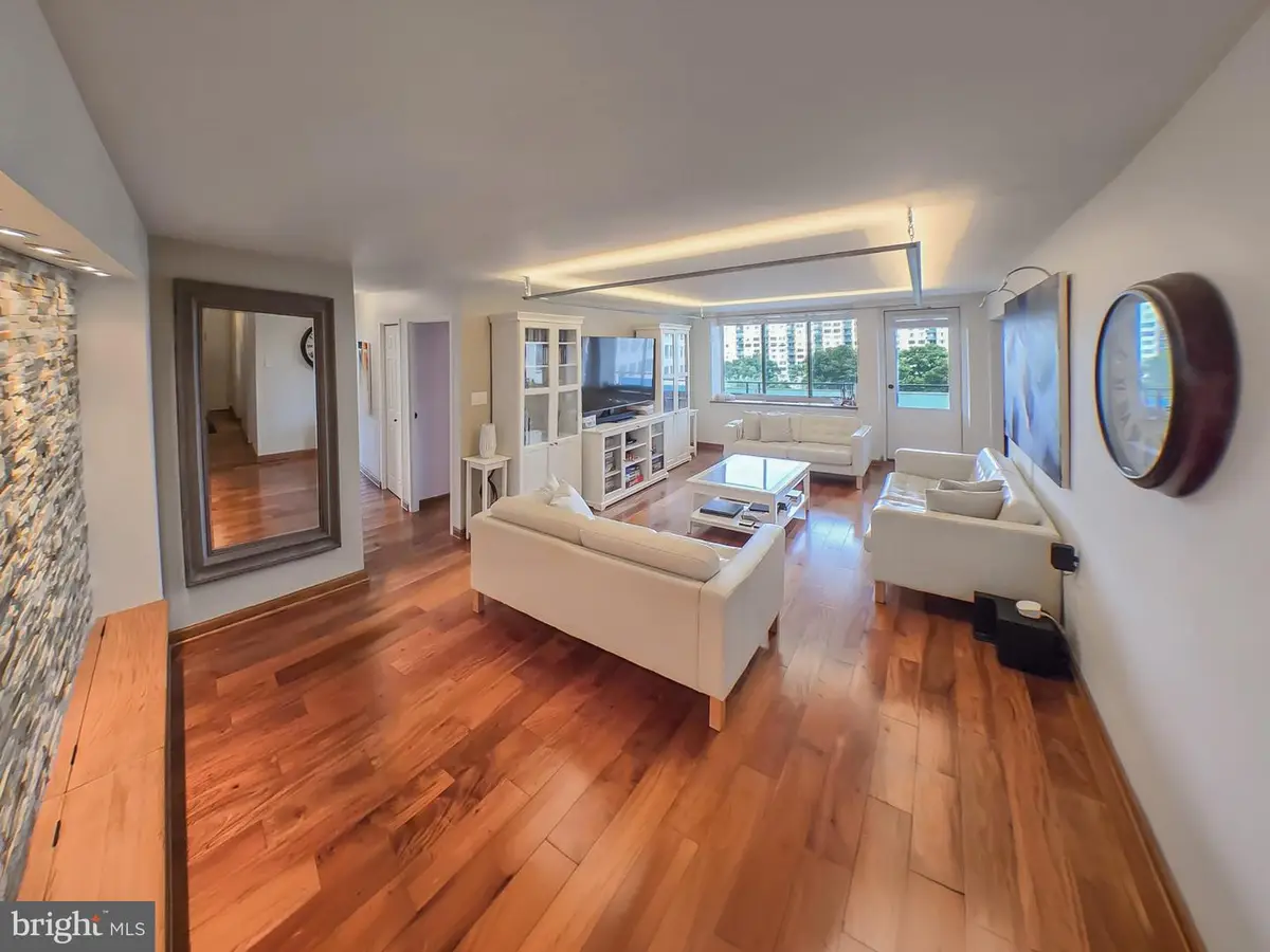 10401 Grosvenor Pl #1002, Rockville, MD 20852 - #1