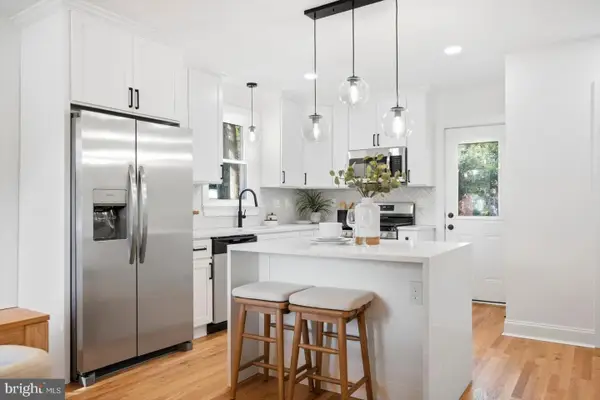 9424 Colesville Rd, SILVER SPRING, MD 20901