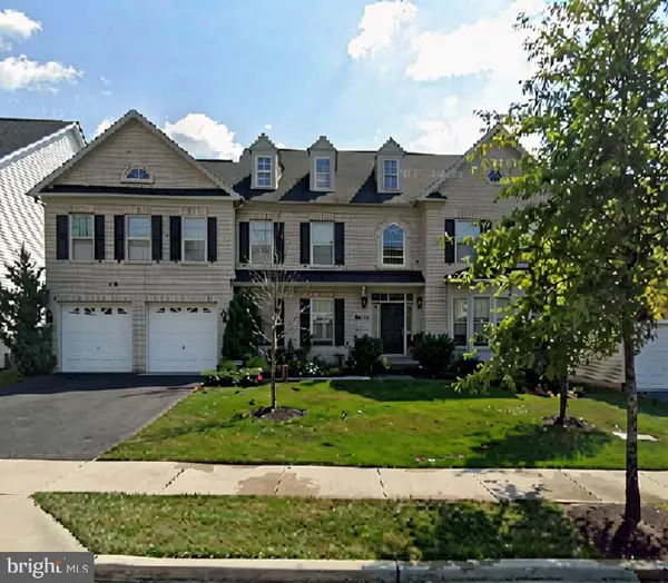 23203 British Manor Dr, CLARKSBURG, MD 20871