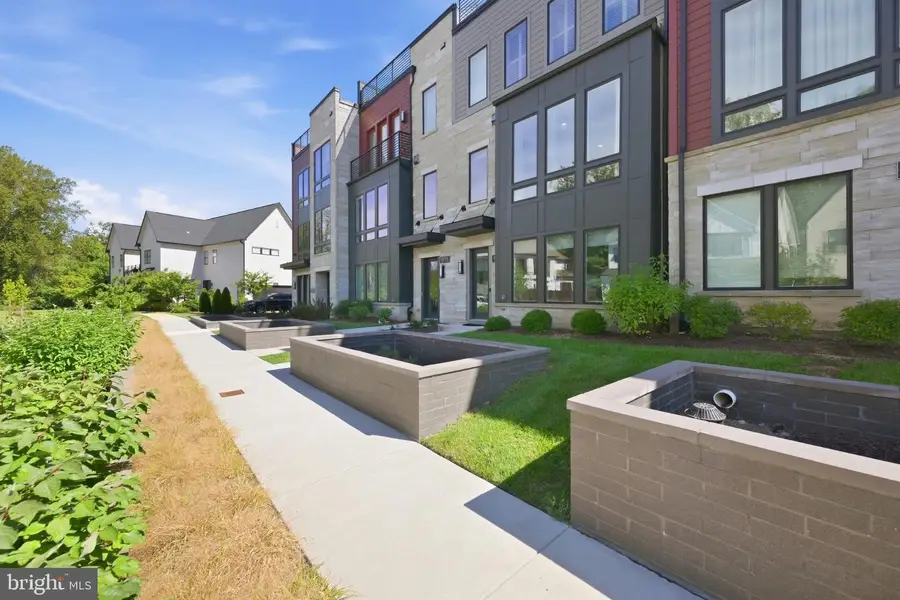 9771 Sanvitalia St, Bethesda, MD 20817 - #2