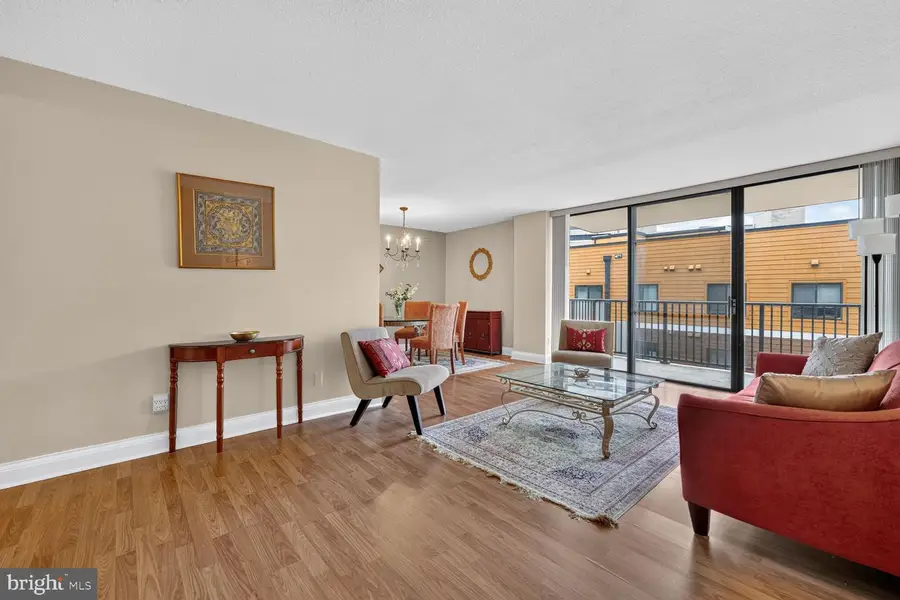 4 Monroe St #4-909, Rockville, MD 20850 - #3