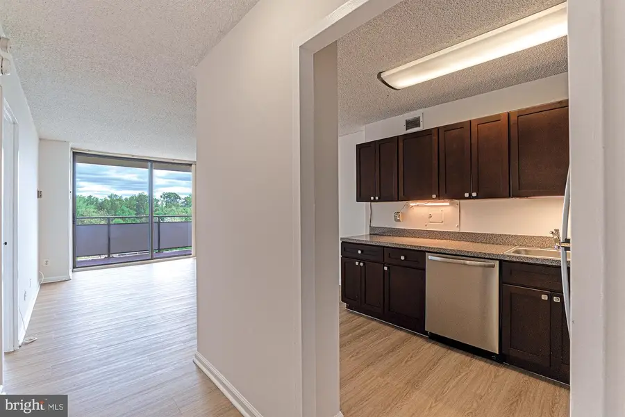 5225 Pooks Hill Rd #517s, Bethesda, MD 20814 - #2
