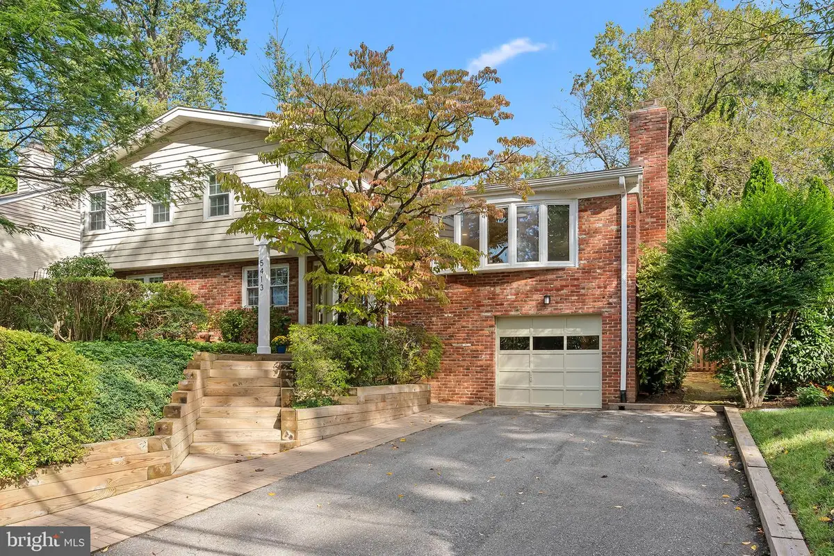 5413 Wilson Ln, Bethesda, MD 20814 - #1